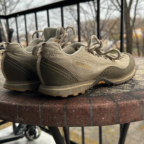 Patagonia Vibram hiking shoes - Picture 5 of 5